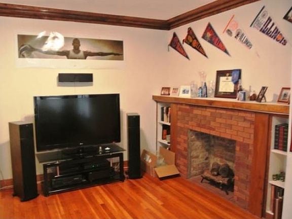 4th image of 3614 N Wilton Ave APT 2S