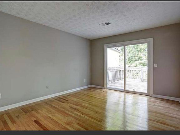 5th image of 3852 Meadow Green Ct