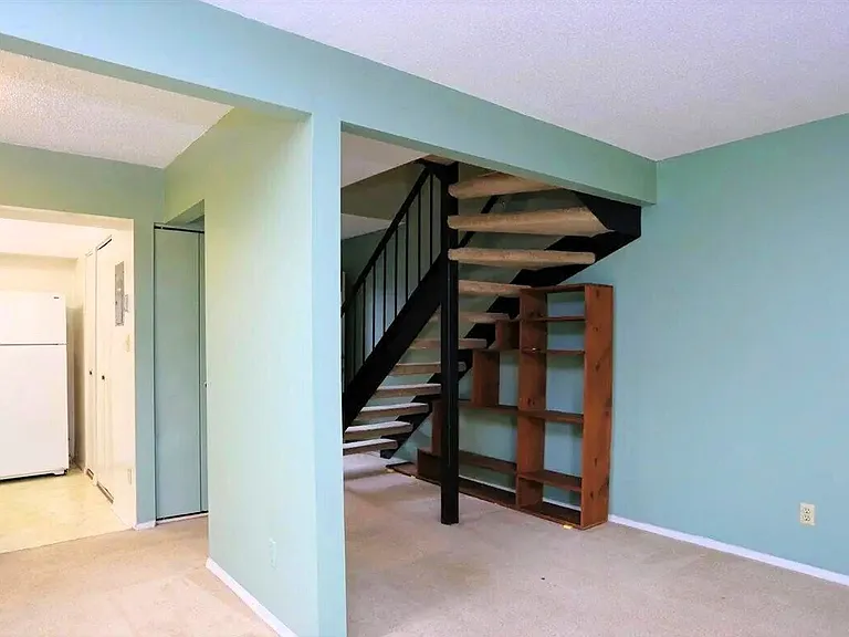 220 Elizabeth St #D4 — Photo 3