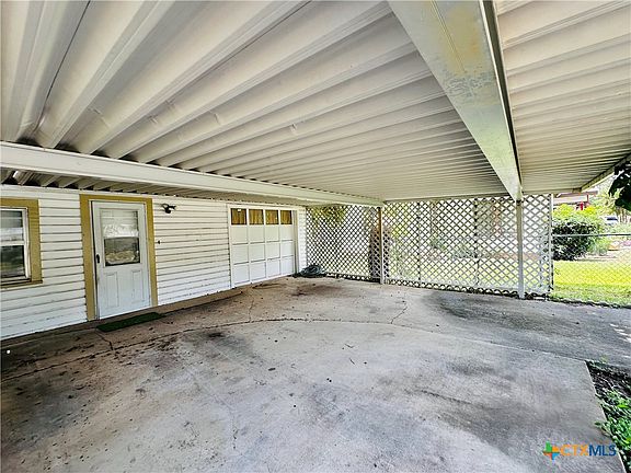 4th image of 226 Duggan St