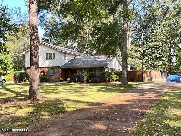 2nd image of 125 Eastwood Dr