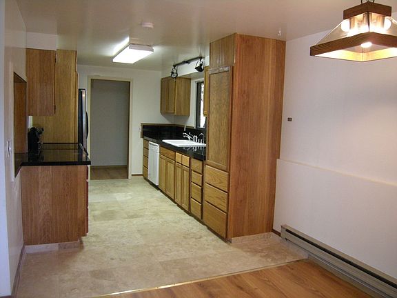 Large lower kitchen traventine floors