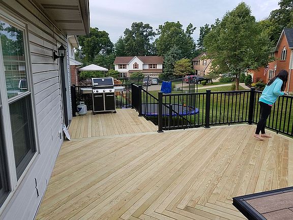 3rd image of 9615 Kelly Dr