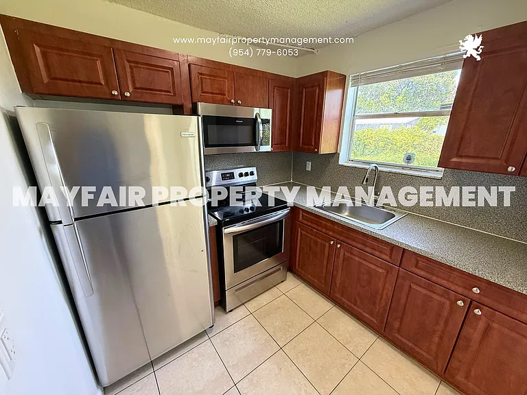 5661 SW 36th Ct #106 — Photo 2