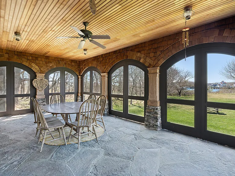 517 E Lake Dr — Photo 11