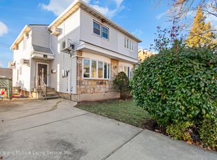 34 Taft Ct, Staten Island, NY 10314
