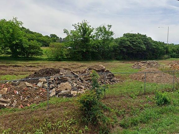 4th image of 1225 Brick Church Pike