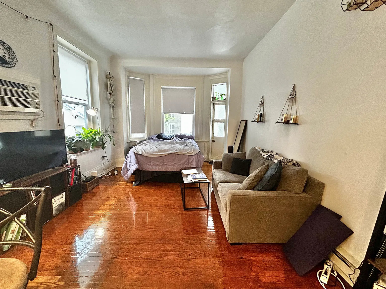 1115 Spruce St — Photo 3