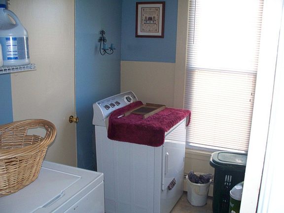 FIRST FLOOR LAUNDRY