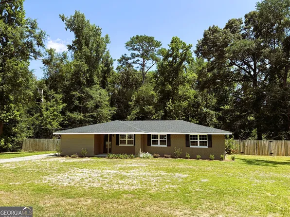 228 Hobbins Dr, Dublin, GA 31021