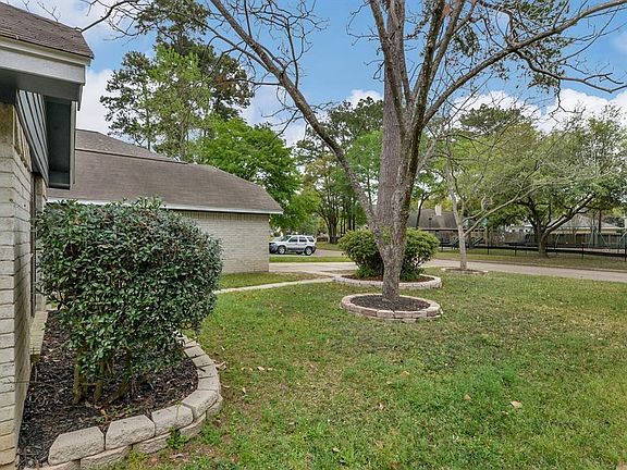 2nd image of 16115 Hollow Rock Dr