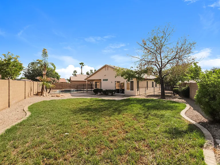 10313 N 94th Ln — Photo 15