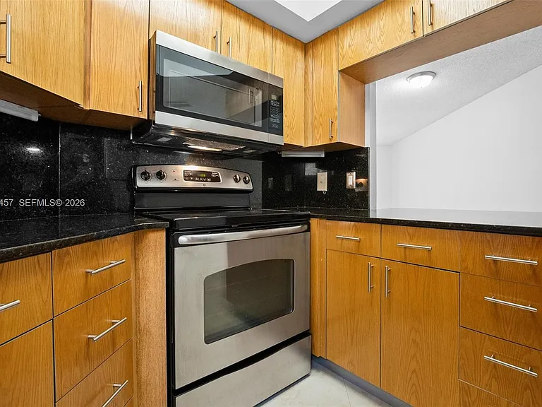 8373 Lake Dr #201 — Photo 16