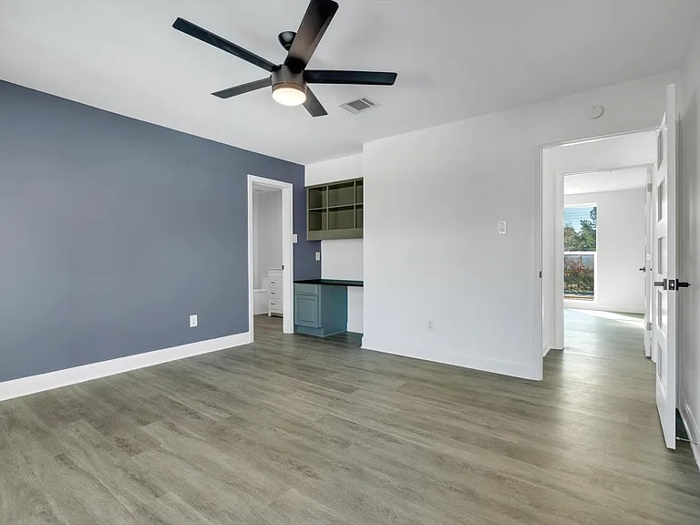 12564 Memorial Dr — Photo 31