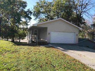 947 22nd Ave SW, Cedar Rapids, IA 52404