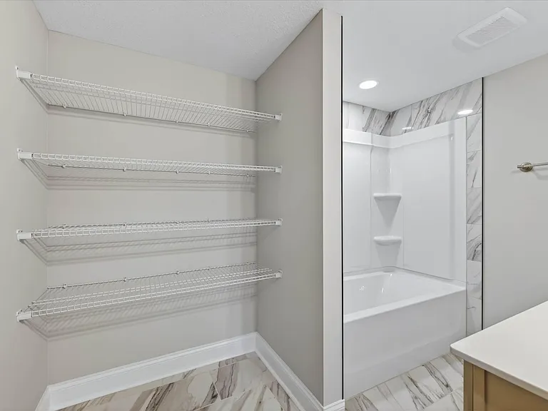 221 Clearview Dr — Photo 26