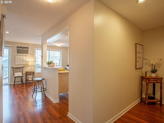 2nd image of 605 SE 121st Ave APT 2