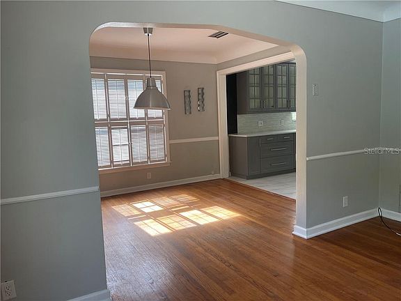 4th image of 126 Catalan Blvd NE