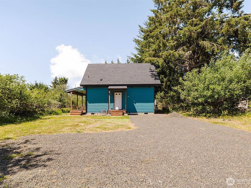 1st image of 814 Shark Court SW