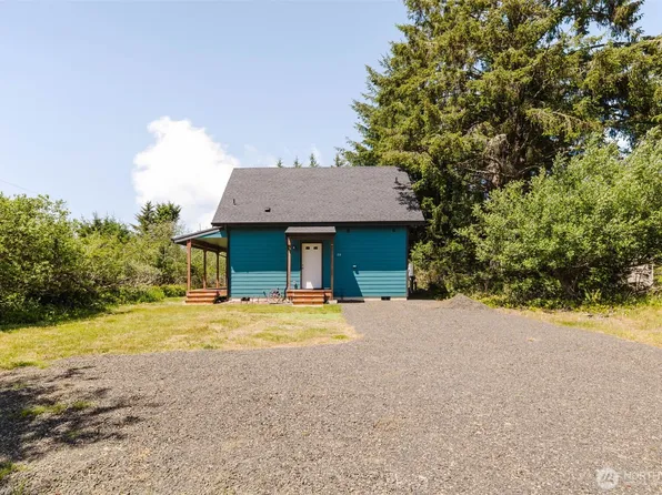 814 Shark Court SW, Ocean Shores, WA 98569