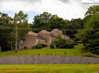 30 Village Rd UNIT 101-102-103, Roaring Gap, NC 28668