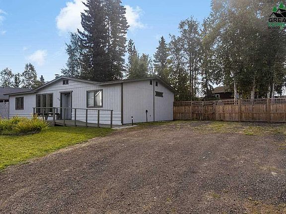3rd image of 439 Carlton Dr