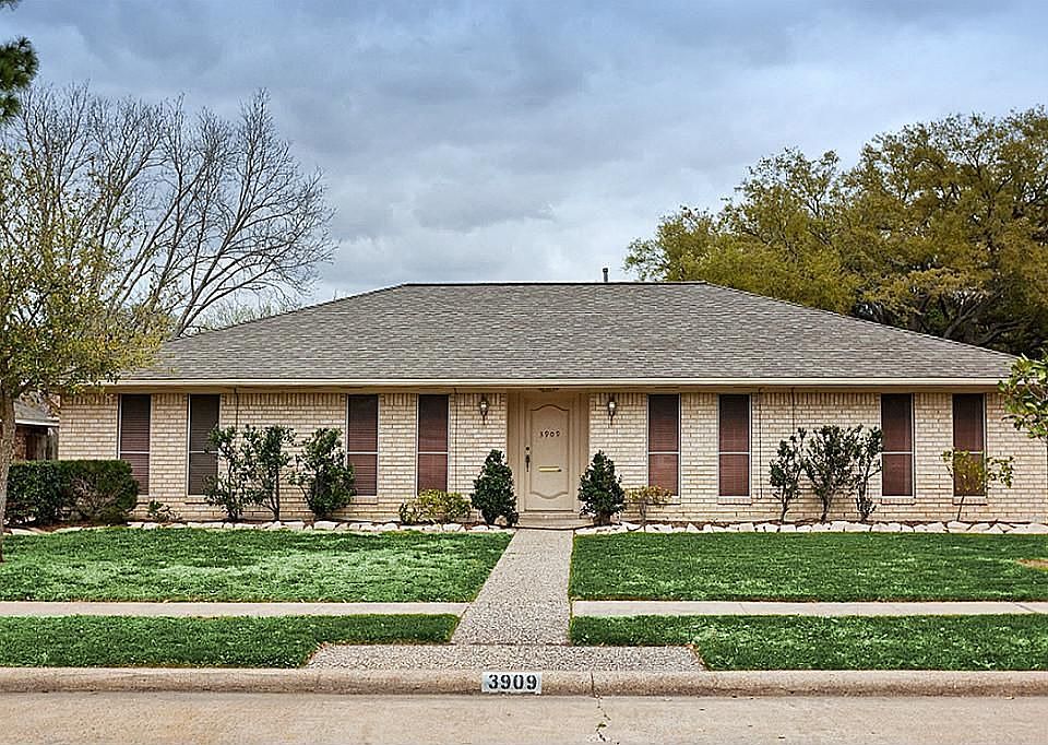 1st image of 3909 Ecuador Dr
