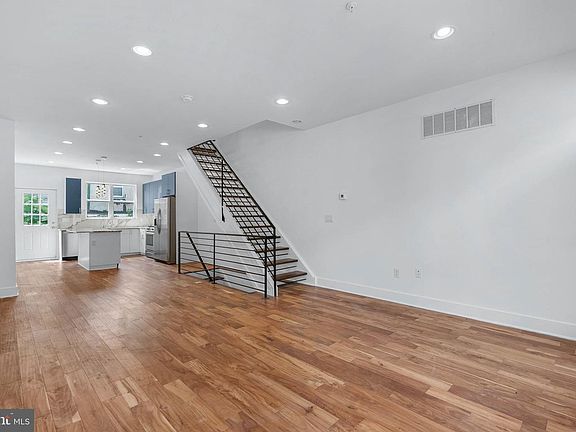 2nd image of 2242 N Howard St