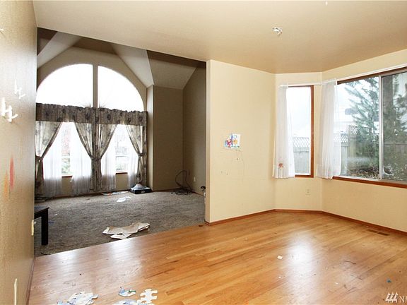 3rd image of 20502 121st St Ct E