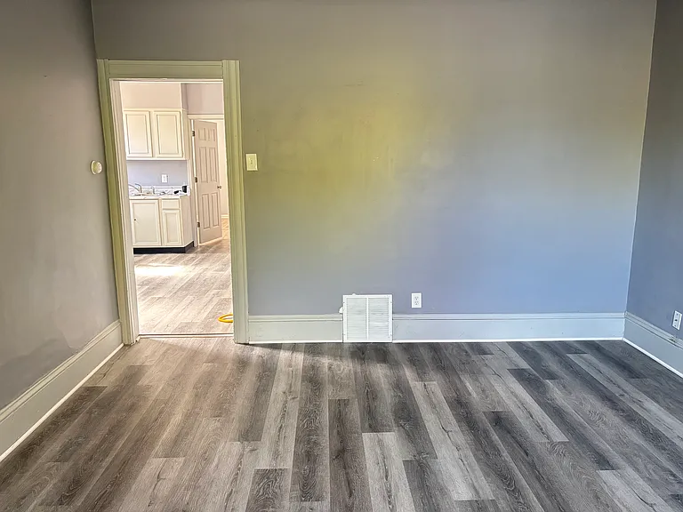 4019 Newark Ave #2 — Photo 11