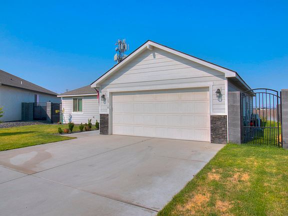 3rd image of 10718 Chinook Dr