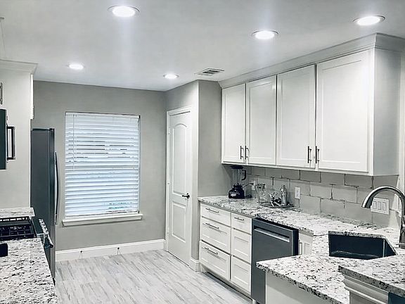 3rd image of 12106 Ridgefair Pl