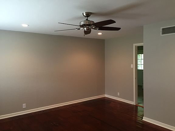 4th image of 1711 W College St