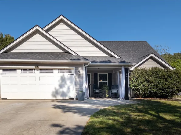 400 Green View Ct, Westminster, SC 29693