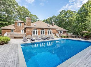 16 Woodege Cir, Amagansett, NY 11930