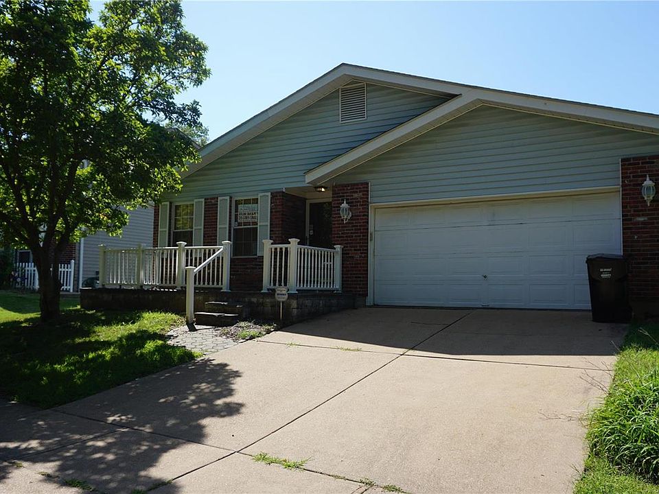 1st image of 8715 Carriage Way Dr