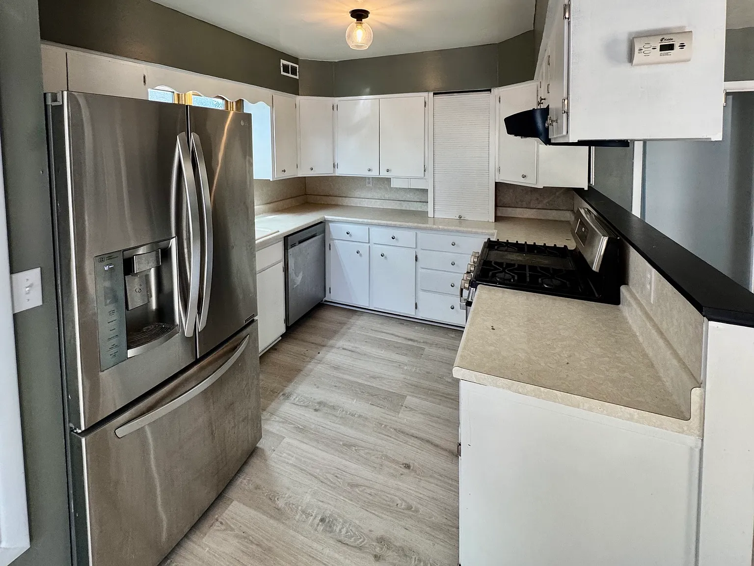 2 bed, 1116 sqft, $1,600 — Photo 4