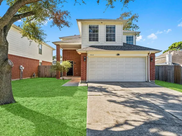 1010 Willow West Dr, Houston, TX 77073