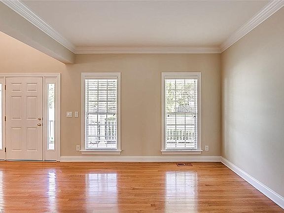 5th image of 1256 Jamestowne Dr
