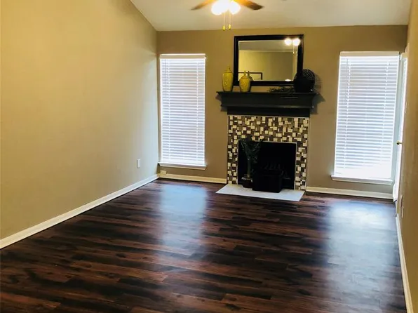 10211 Sugar Branch Dr APT 456, Houston, TX 77036