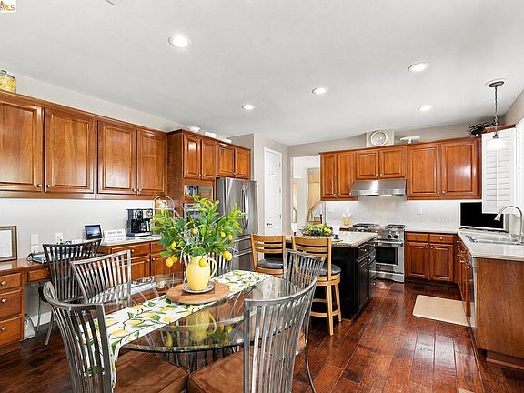 5th image of 325 San Marino Ln