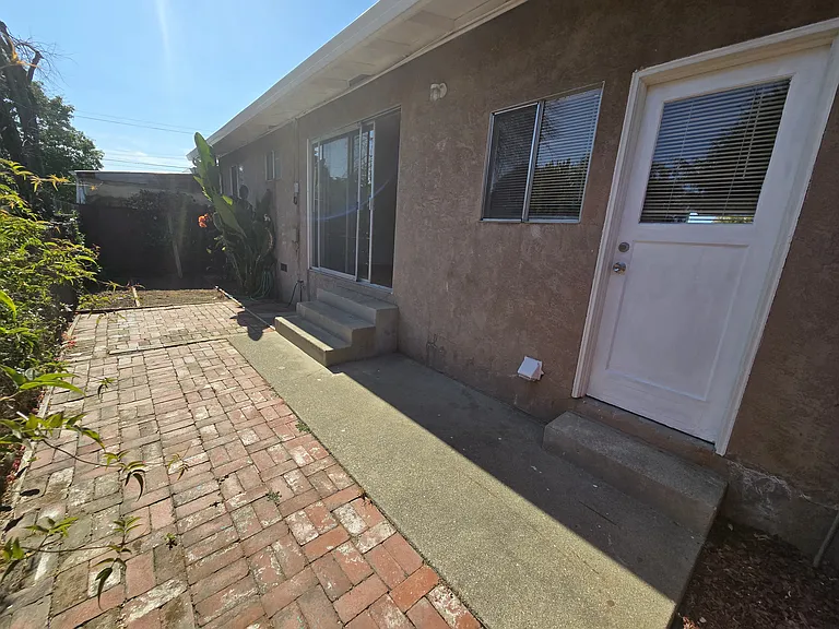 19840 San Miguel Ave — Photo 2
