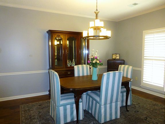 Formal dining room