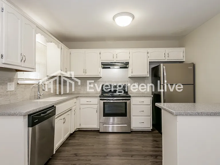 11449 N Wayne Ave — Photo 6