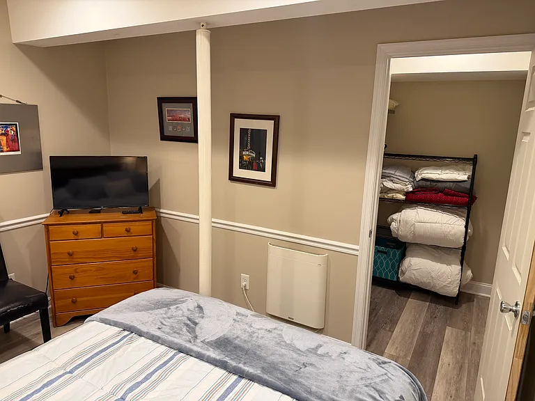 695 Victorian Ct #B — Photo 14