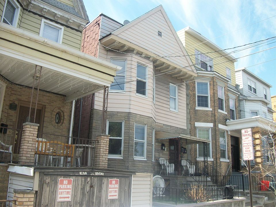 2nd image of 313 23rd St