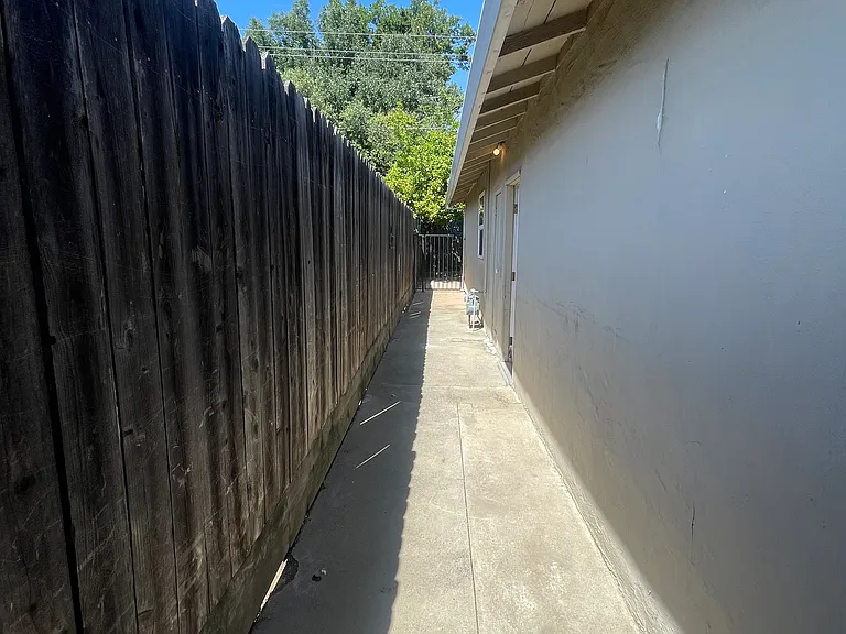 1010 Westway Dr — Photo 26