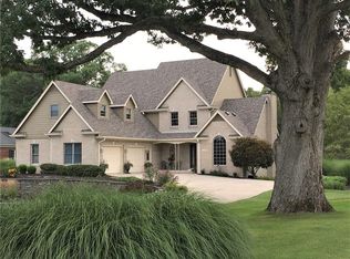 1111 Deer Creek Dr, Anderson, IN 46011