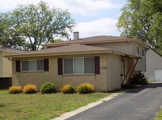 136 N May St, Addison, IL 60101