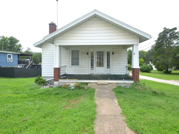 301 S 2nd St, Ripley, OH 45167
